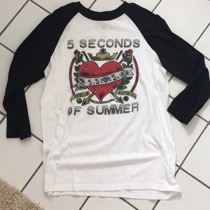 Hot Topic 5SOS raglan Tee